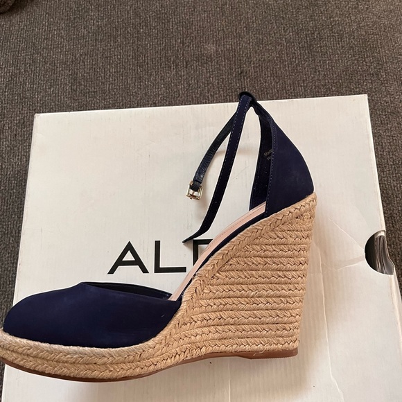ALDO navy blue wedge - Picture 4 of 7